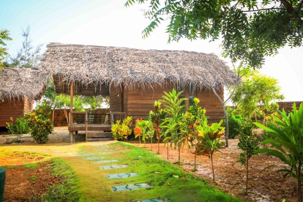 Whisky Point Surf Cabana Arugam Kudah Eksteriør bilde
